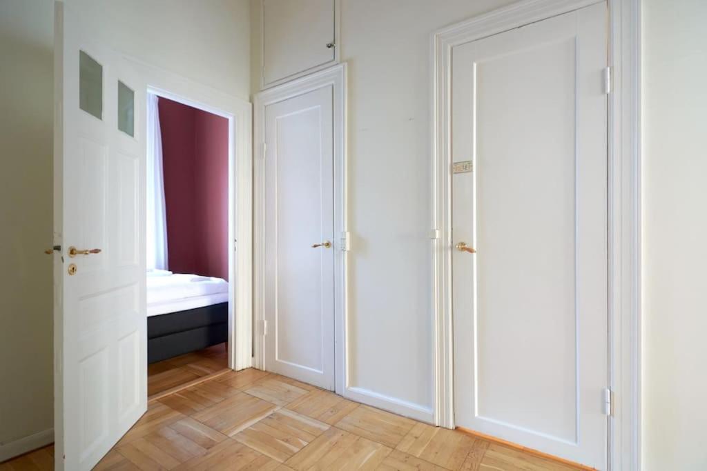 Moderen And Sleek 3Br With Bath By The Lakes And Metro コペンハーゲン エクステリア 写真