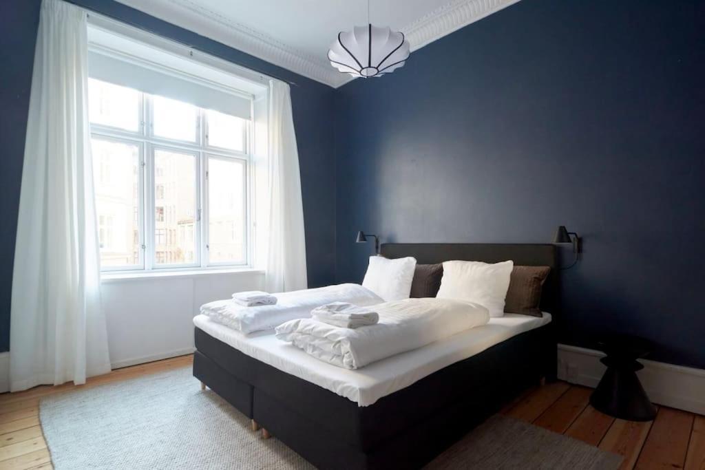 Moderen And Sleek 3Br With Bath By The Lakes And Metro コペンハーゲン エクステリア 写真