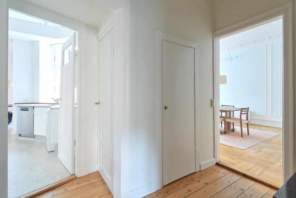 Moderen And Sleek 3Br With Bath By The Lakes And Metro コペンハーゲン エクステリア 写真